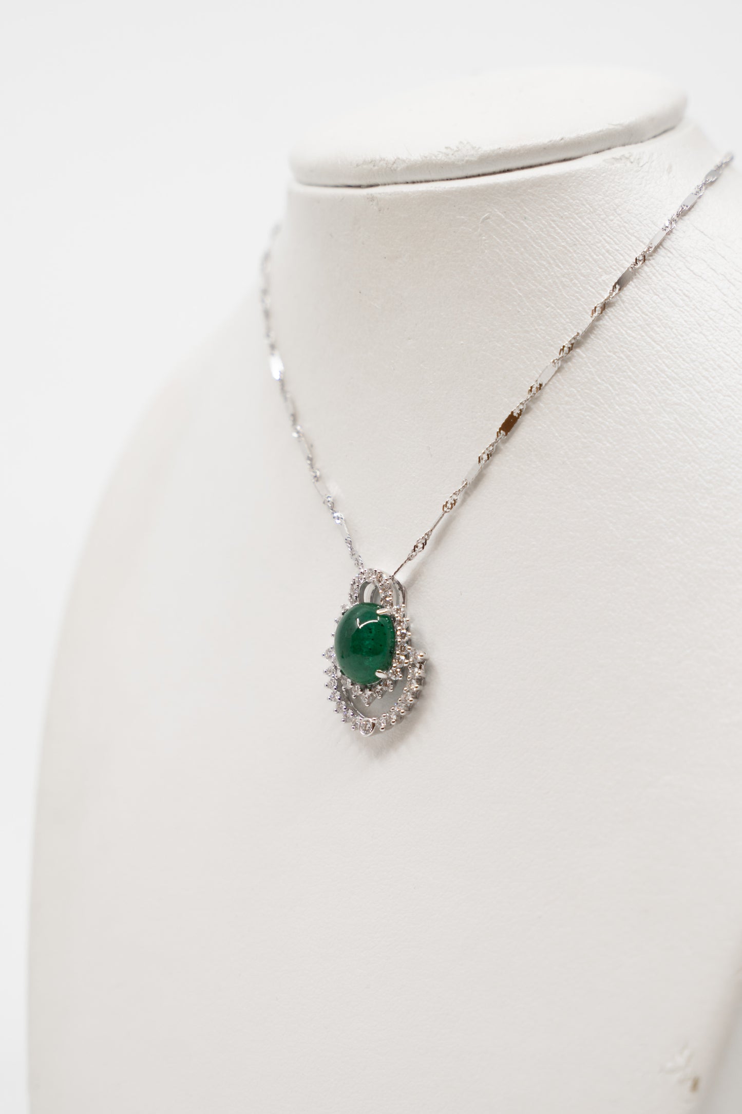 Articulated Emerald Cabochon Pendant