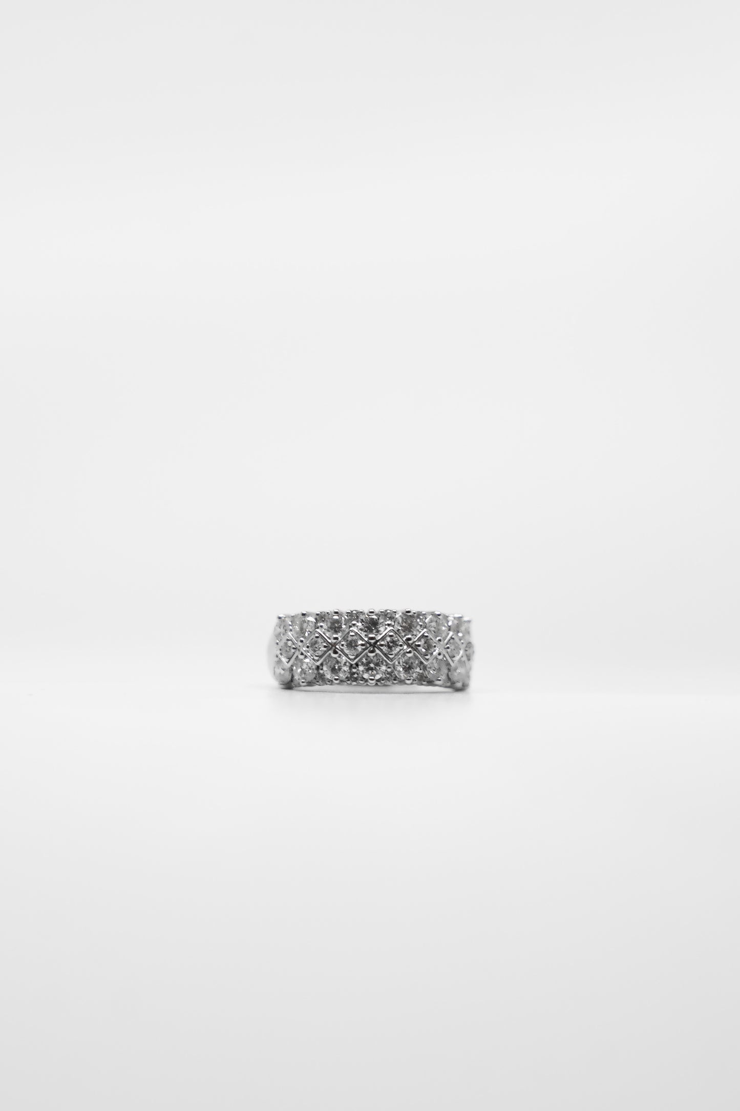 Lattice Diamond Band