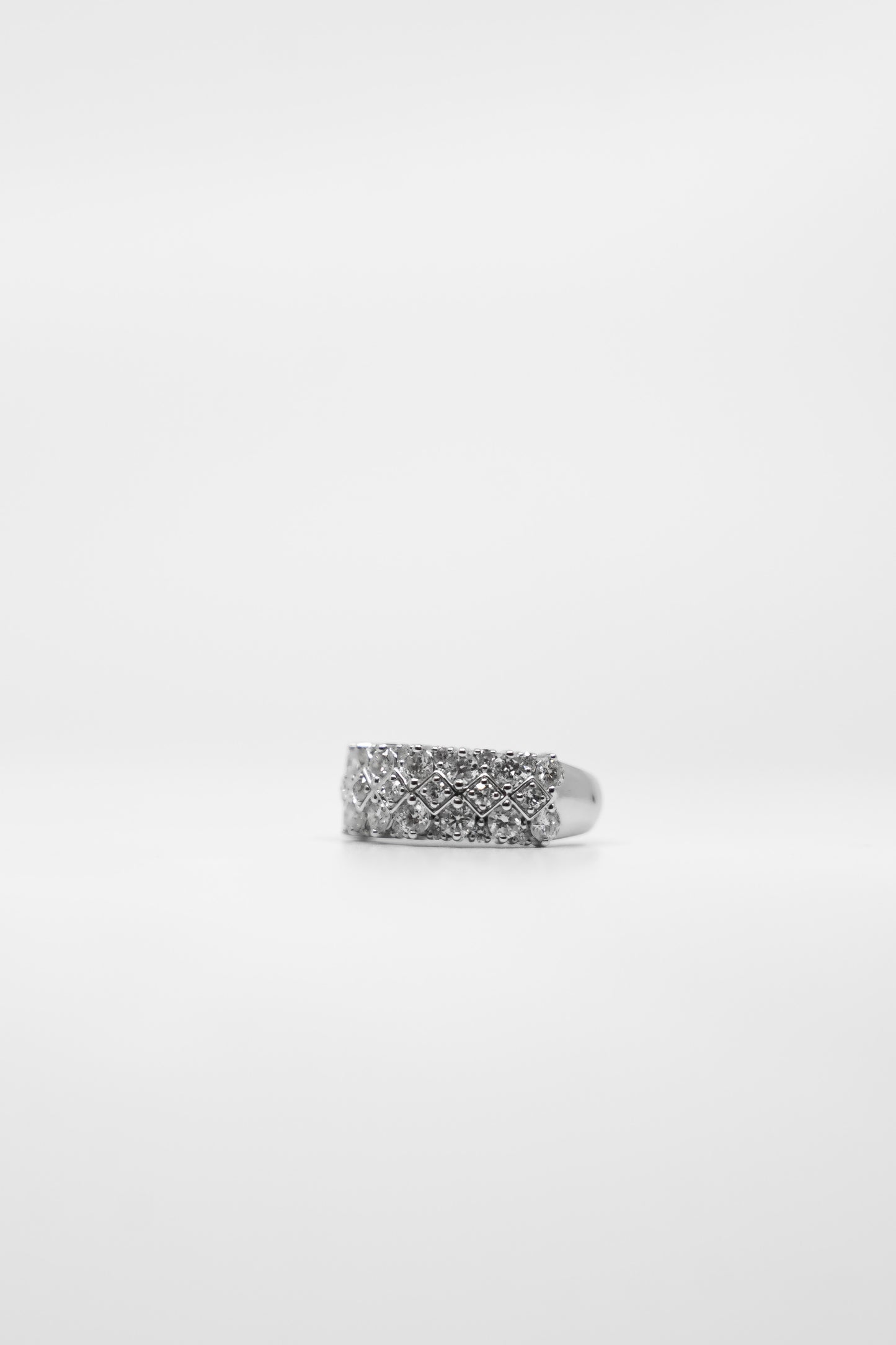 Lattice Diamond Band