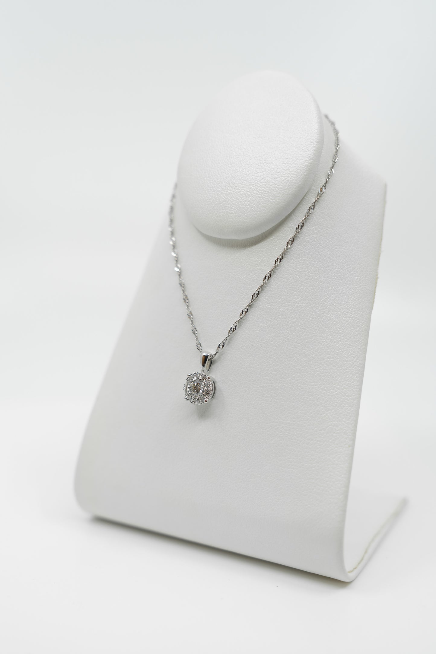 0.52 Carat Illusion Setting Diamond Pendant