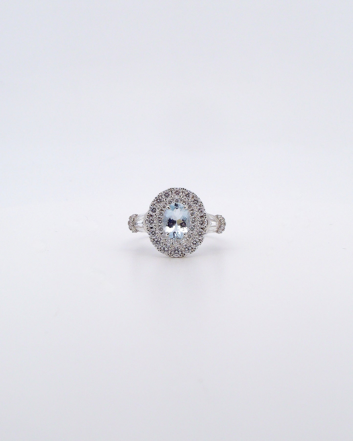 Elegant Aquamarine Ring