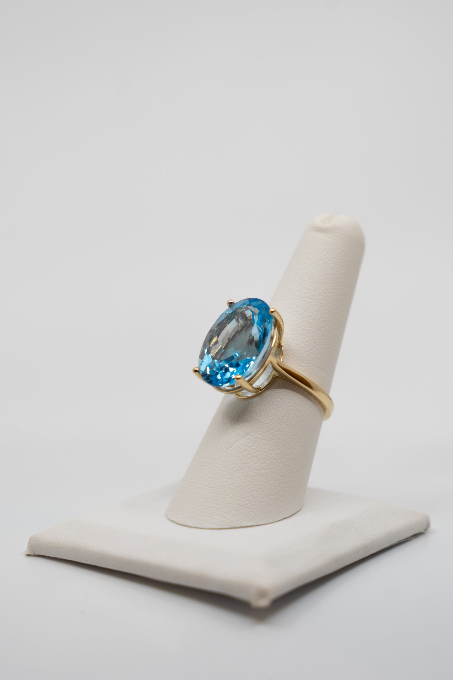 15ct. Solitaire Blue Topaz Ring