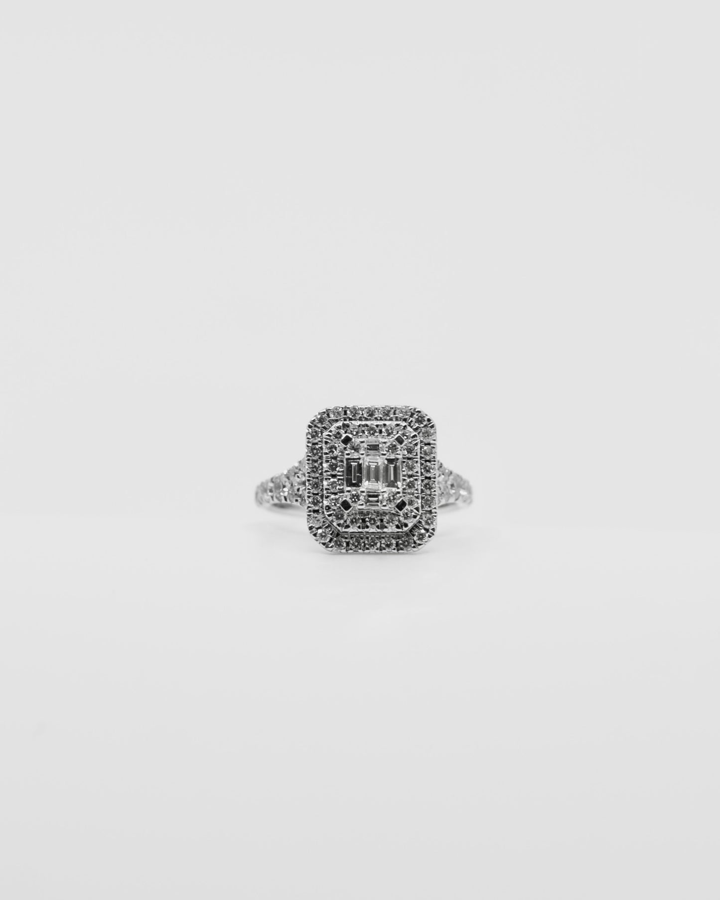 Illusionary Set Baguette Diamond Ring