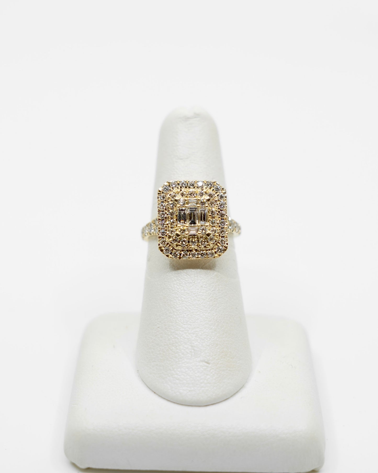 Illusionary Set Baguette Diamond Ring