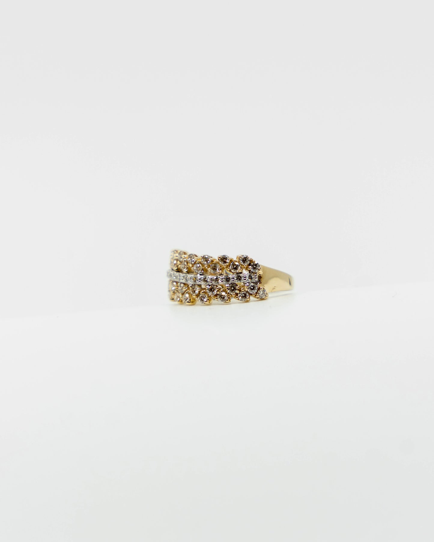 Flowing Diamond band